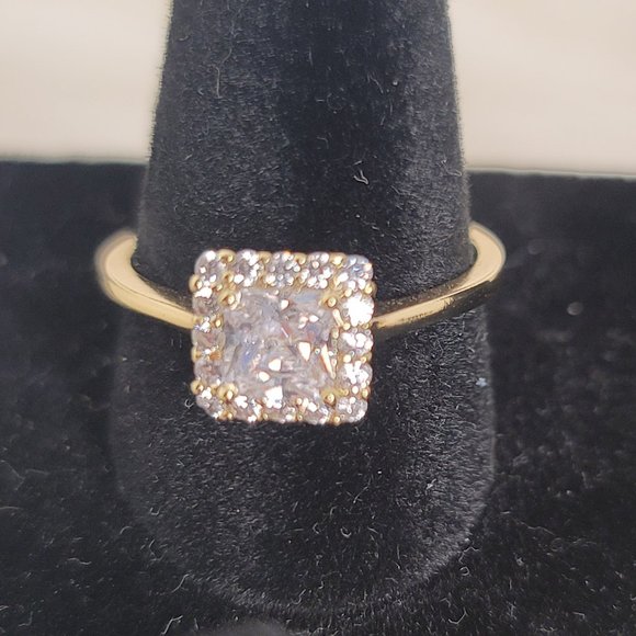 Beautiful ring - Picture 2 of 2